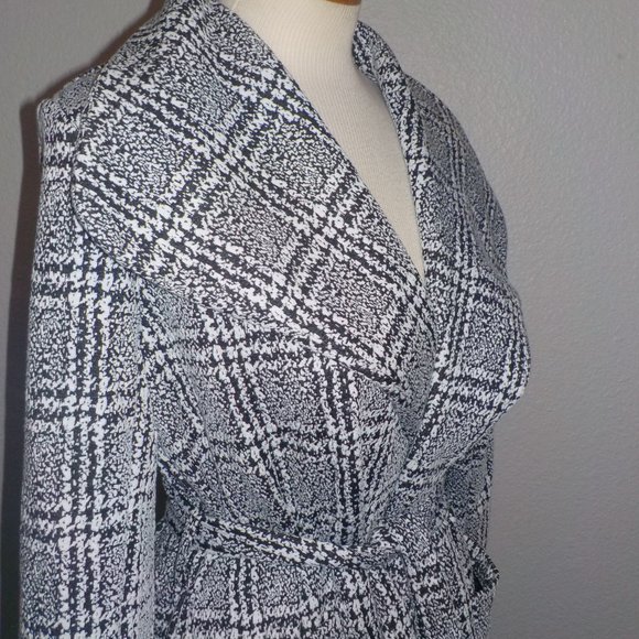 SHINESTAR COLLECTION MS SIZE LARGE BLACK AND WHITE PLAID BELTED WAIST MIDI COAT - Picture 5 of 9